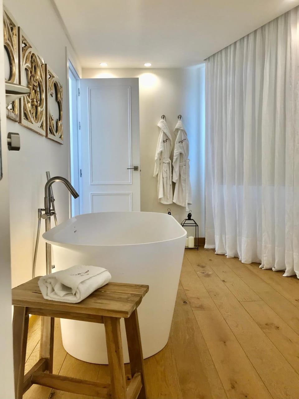 Decorative detail, Bath, towels