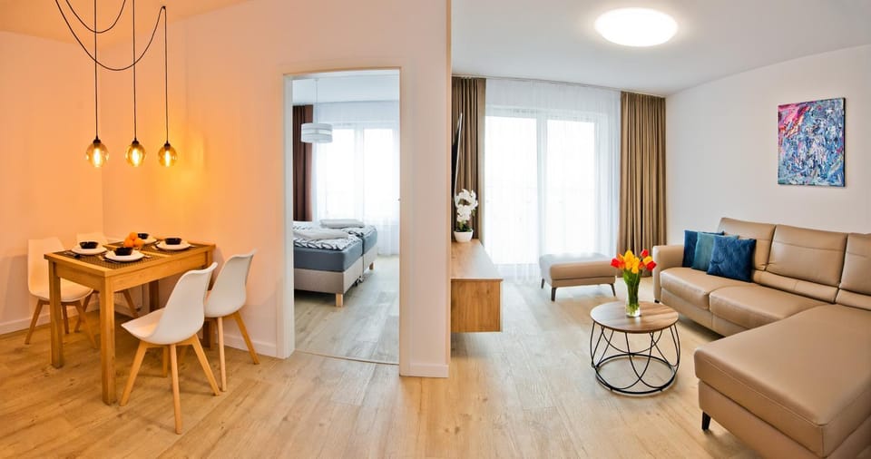 Photo of the whole room, Dining area