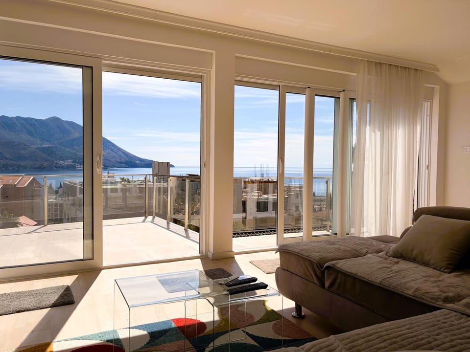 Seating area, Sea view