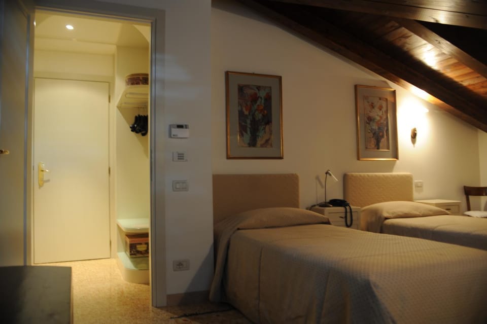 Al Melograno - Room & Breakfast Bed and Breakfast in Bologna