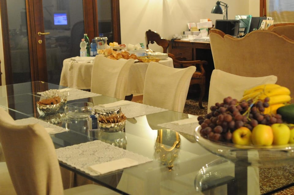 Al Melograno - Room & Breakfast Bed and Breakfast in Bologna