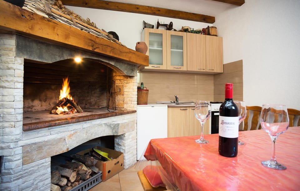 Location, children, Family