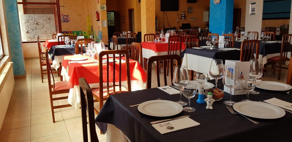 Restaurant/places to eat, Banquet/Function facilities