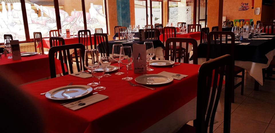 Restaurant/places to eat, Banquet/Function facilities