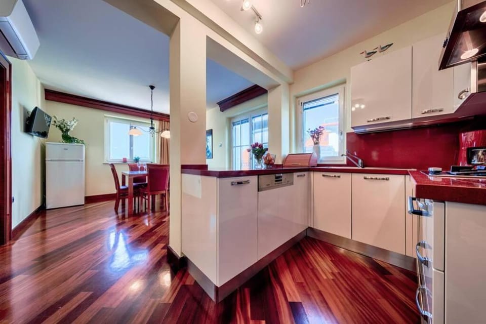 Seafront Apartment Duo Apartment in Vis