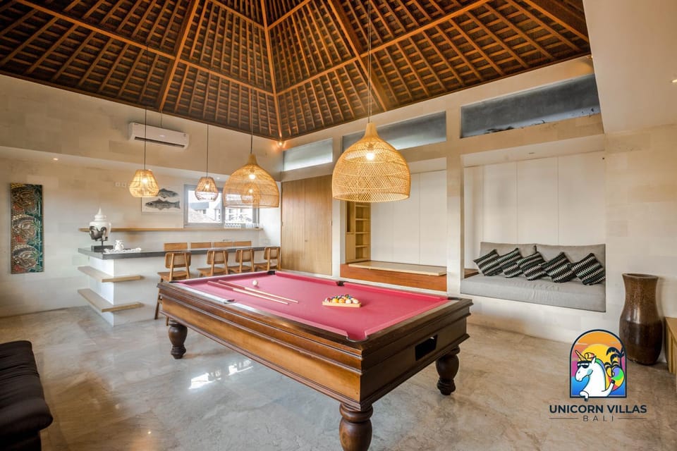 Billiard, Game Room
