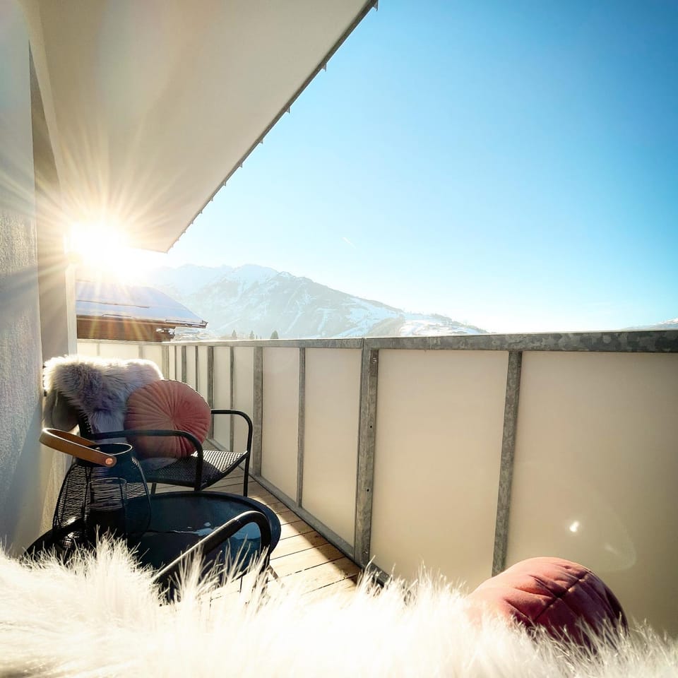 Nearby landmark, Balcony/Terrace, Seating area, Mountain view, Sunset