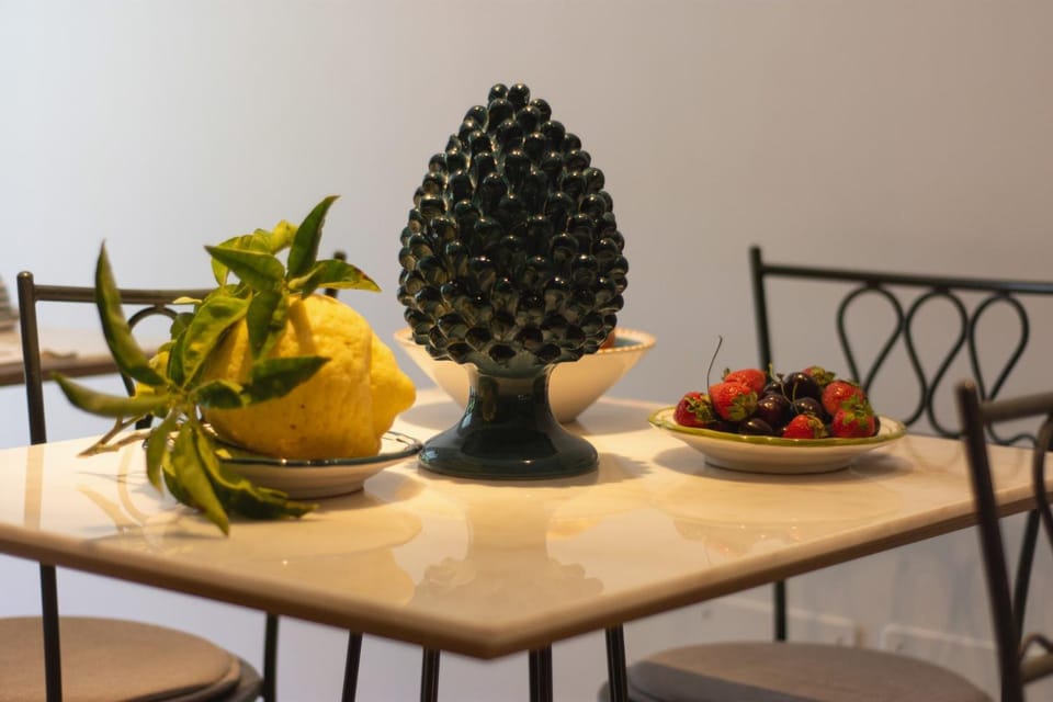 Seating area, Communal kitchen, Breakfast