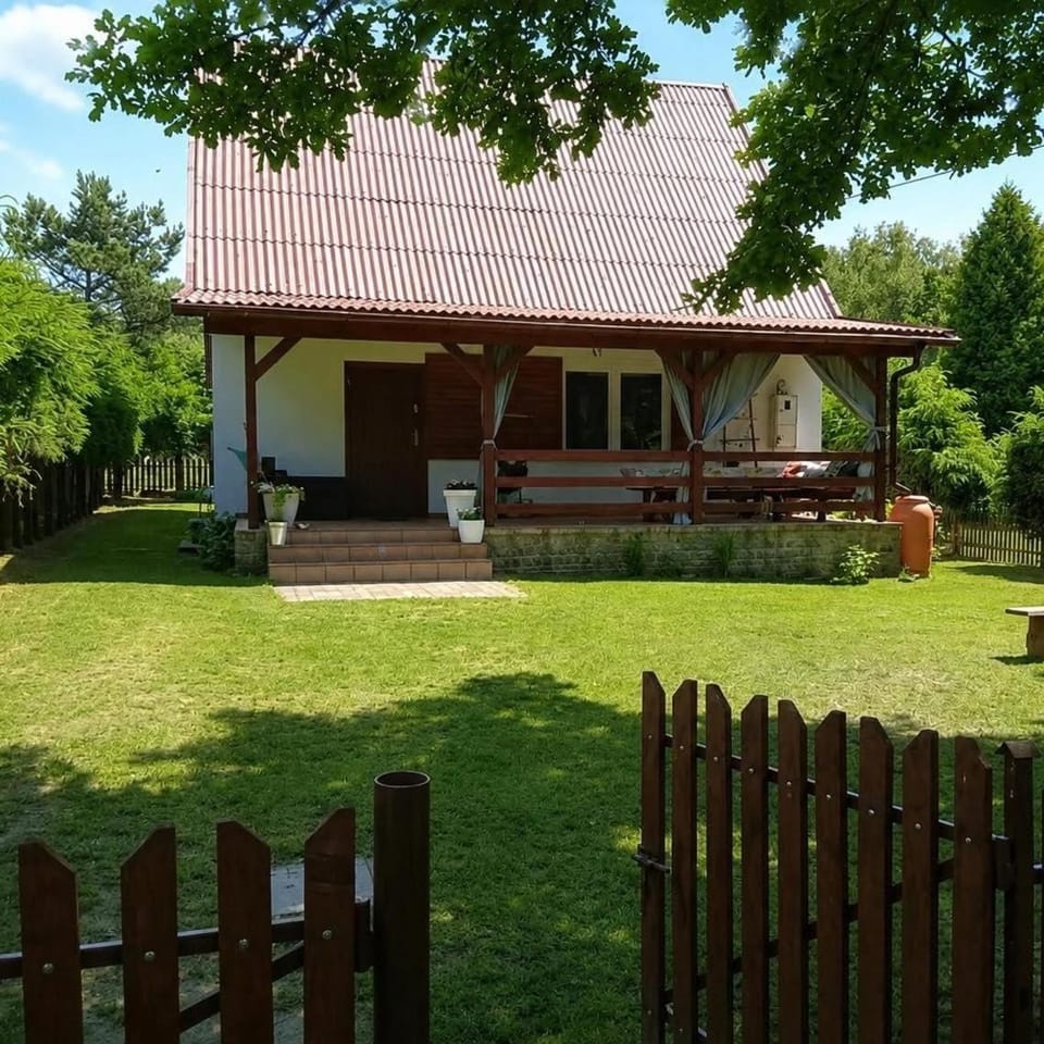 Domek letniskowy "Pod dębem" House in Poland