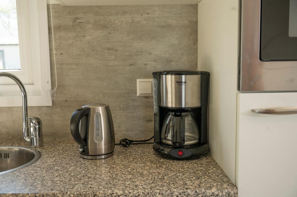 Coffee/tea facilities, Kitchen or kitchenette