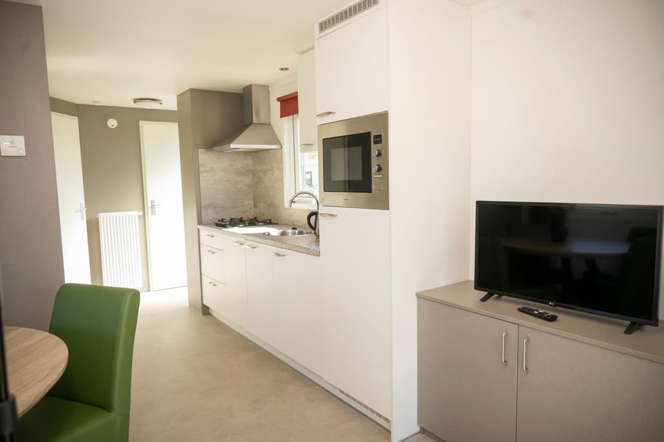 TV and multimedia, Kitchen or kitchenette, oven