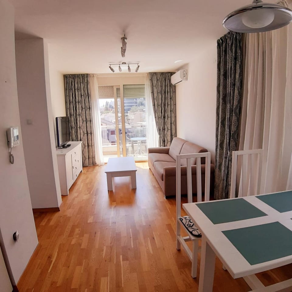 City & Sea Apartment nearby Old Town Apartment in Budva