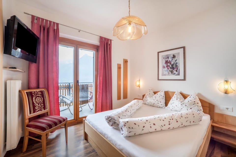 Property building, Living room, Bedroom