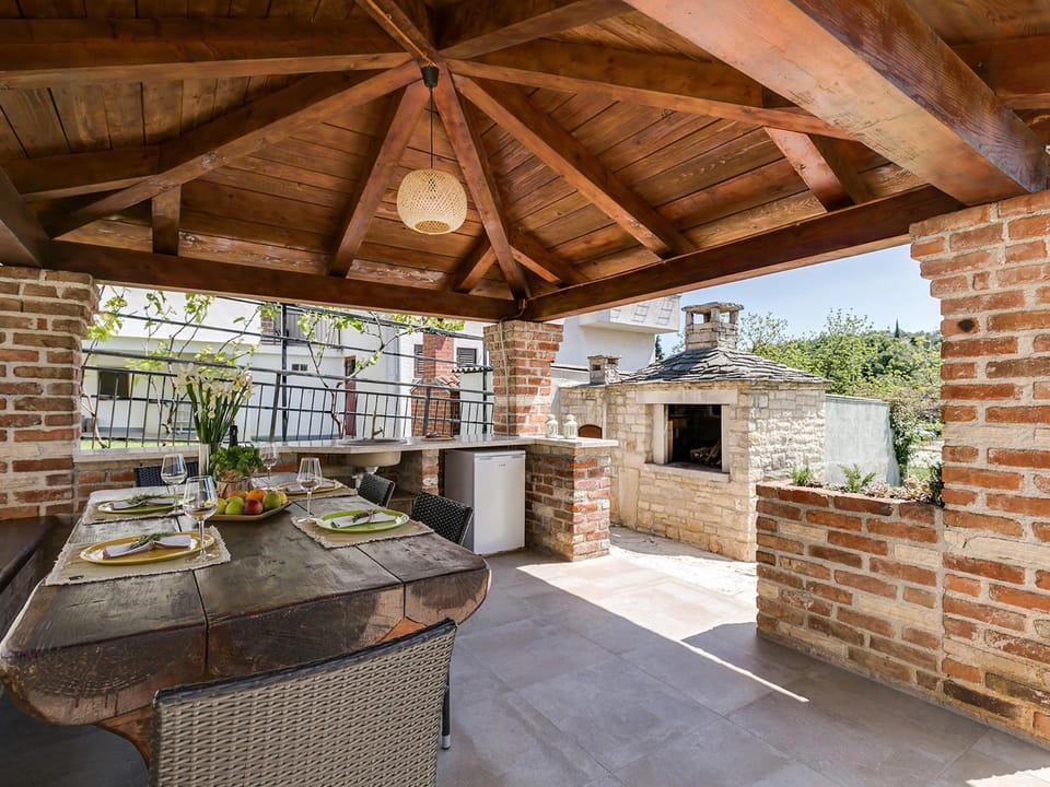 City Center Apartment with private garden and BBQ Apartment in Poreč