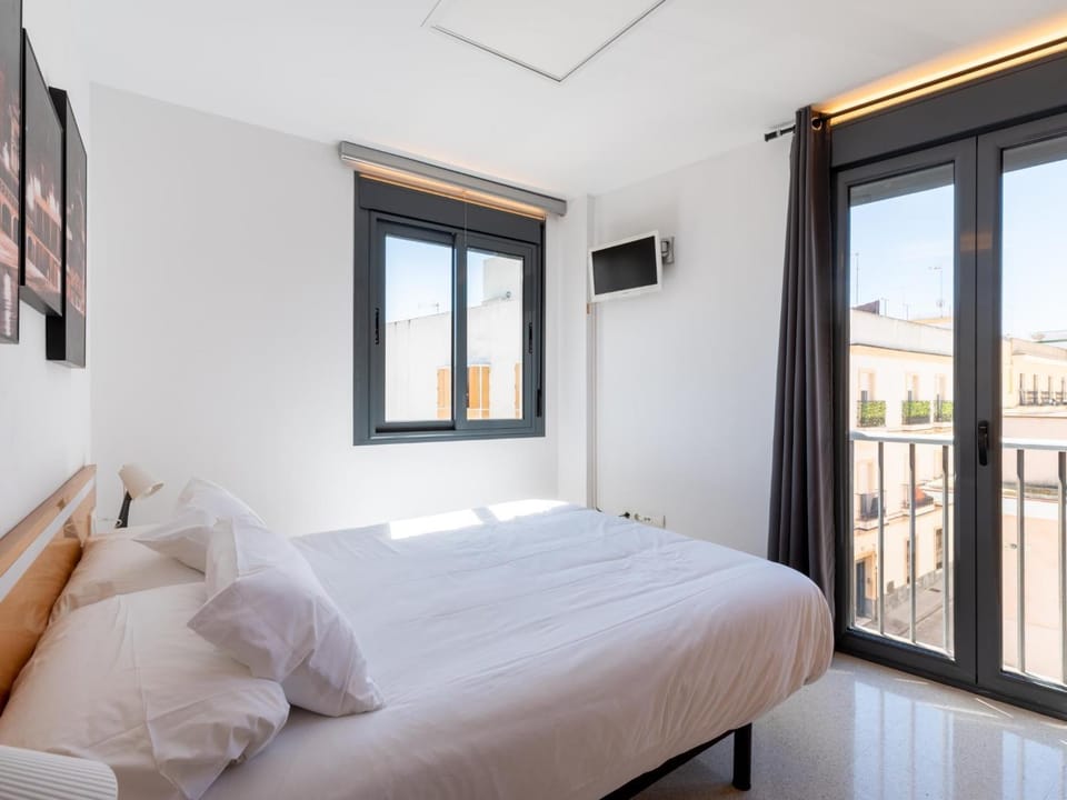 Bed, Photo of the whole room, Bedroom