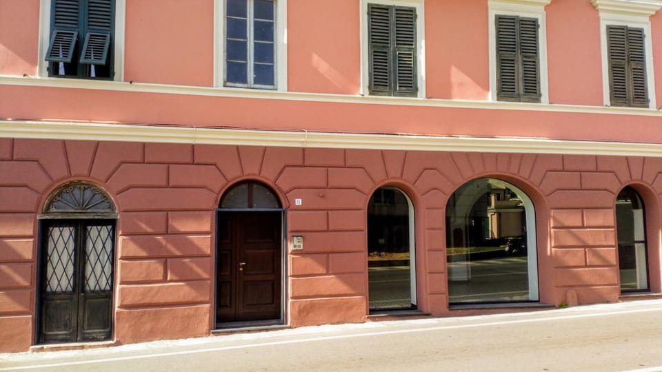 Property building, Facade/entrance, Day, Street view
