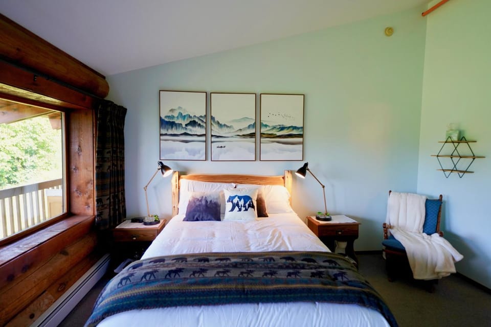 Flat Fish Lodge B&B and Event Center Bed and Breakfast in Fritz Creek