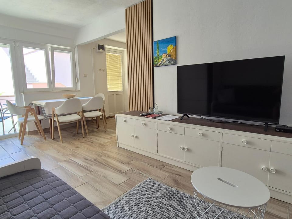 Small guest House Punta Pakoštane Apartment in Šibenik-Knin County, Croatia