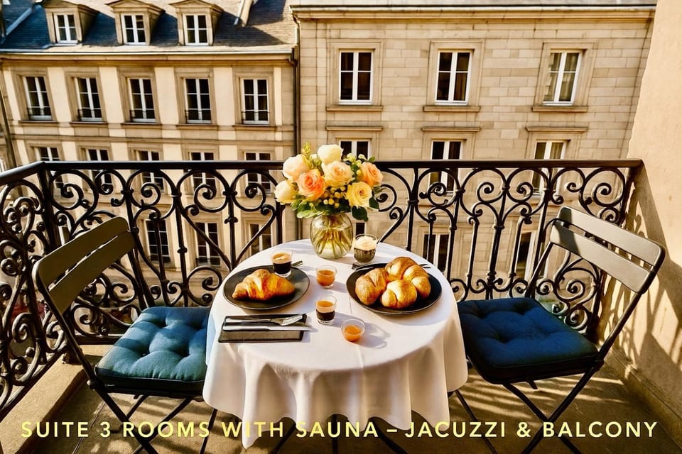 Balcony/Terrace, City view