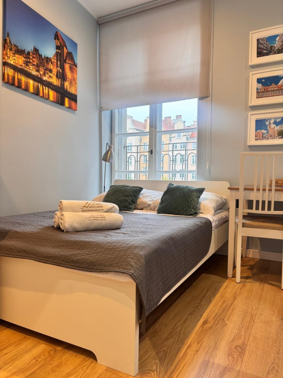 Bed, Photo of the whole room, internet, towels
