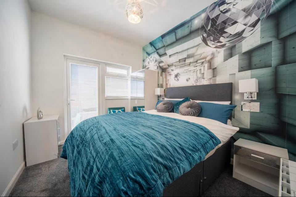 Bedroom, wardrobe