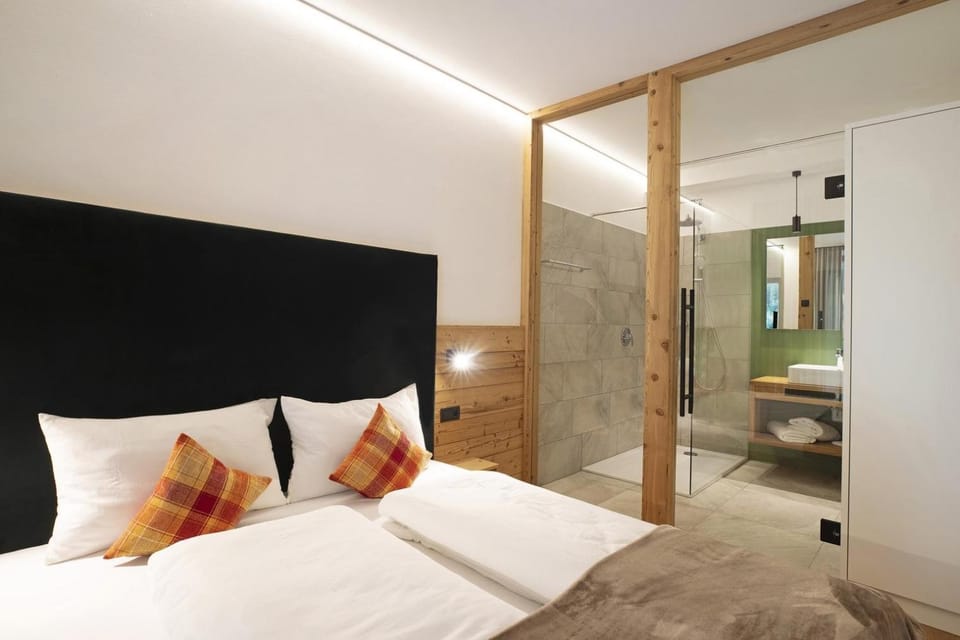 Living room, Bedroom
