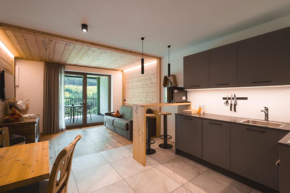 Property building, Kitchen or kitchenette, Living room