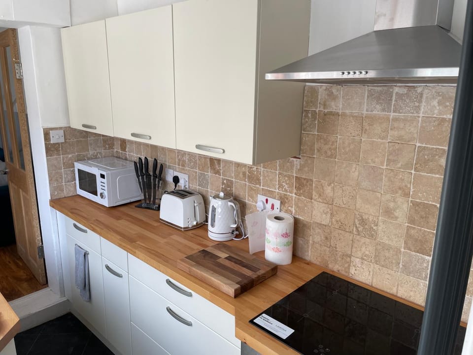 Cosy 2 Bed Cottage in Rural Weel House in Beverley