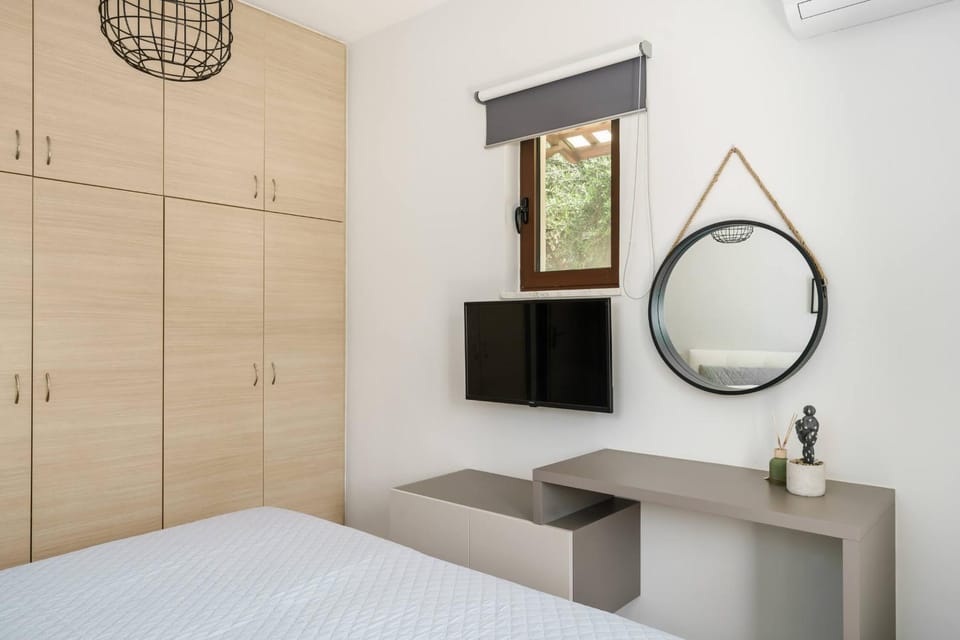 TV and multimedia, Bedroom, wardrobe