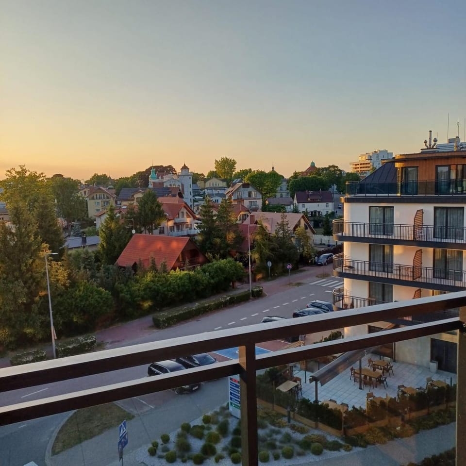 View (from property/room), Balcony/Terrace, City view, Street view, Location
