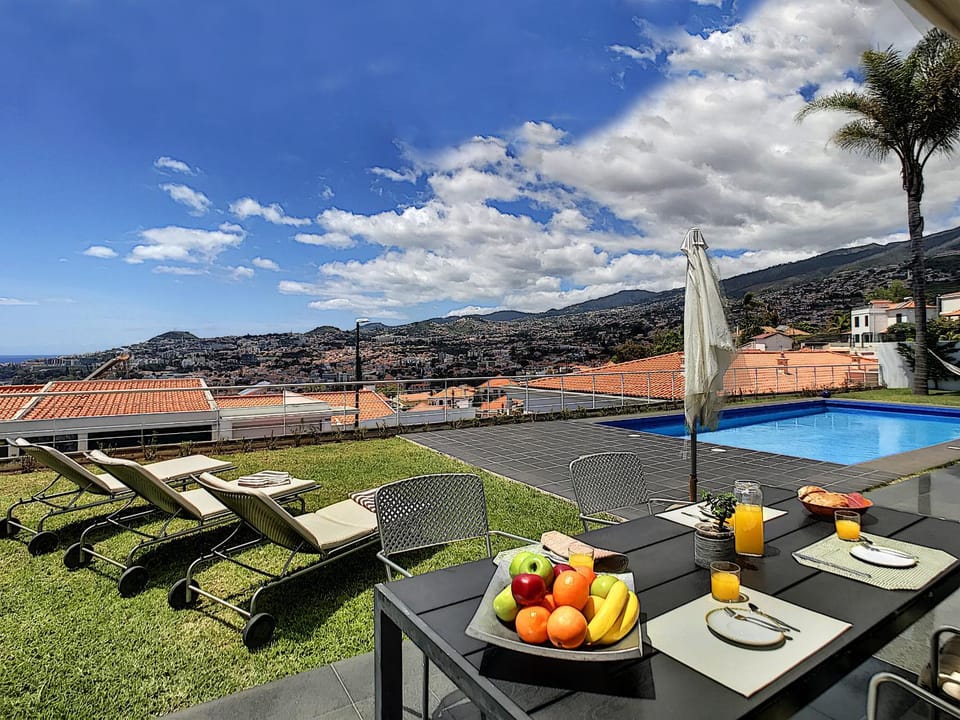 Pool view, Swimming pool
