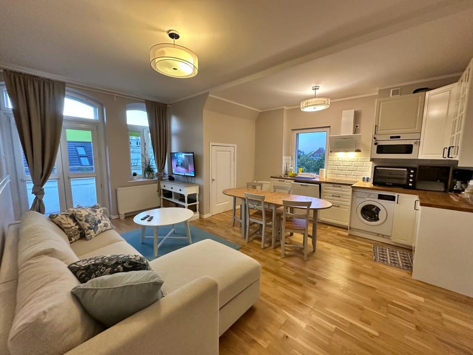 Kitchen or kitchenette, Living room