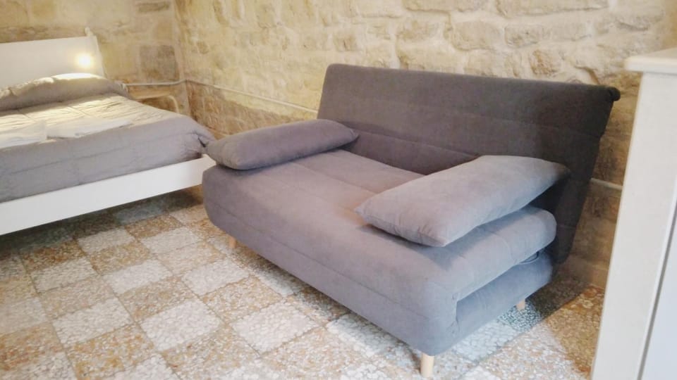 Piazzetta Scolanova Bed and Breakfast in Trani