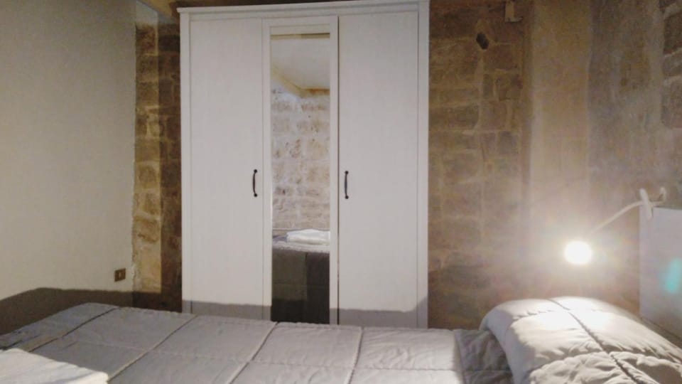 Piazzetta Scolanova Bed and Breakfast in Trani