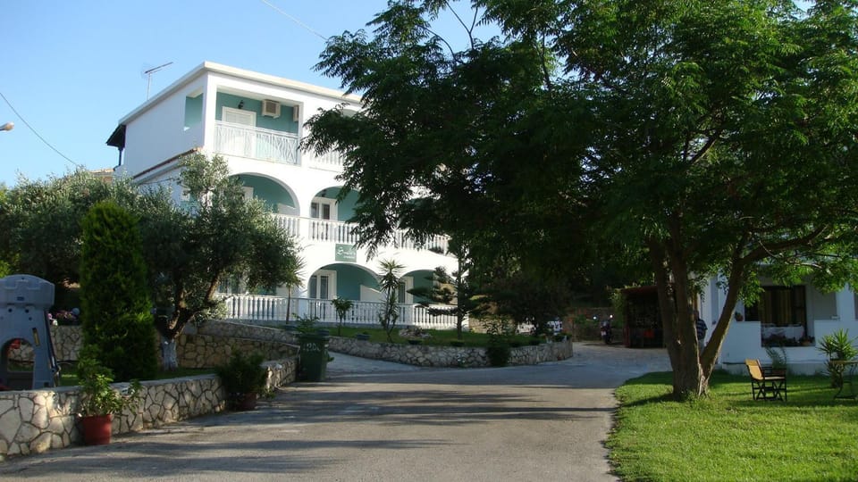 Facade/entrance, Garden