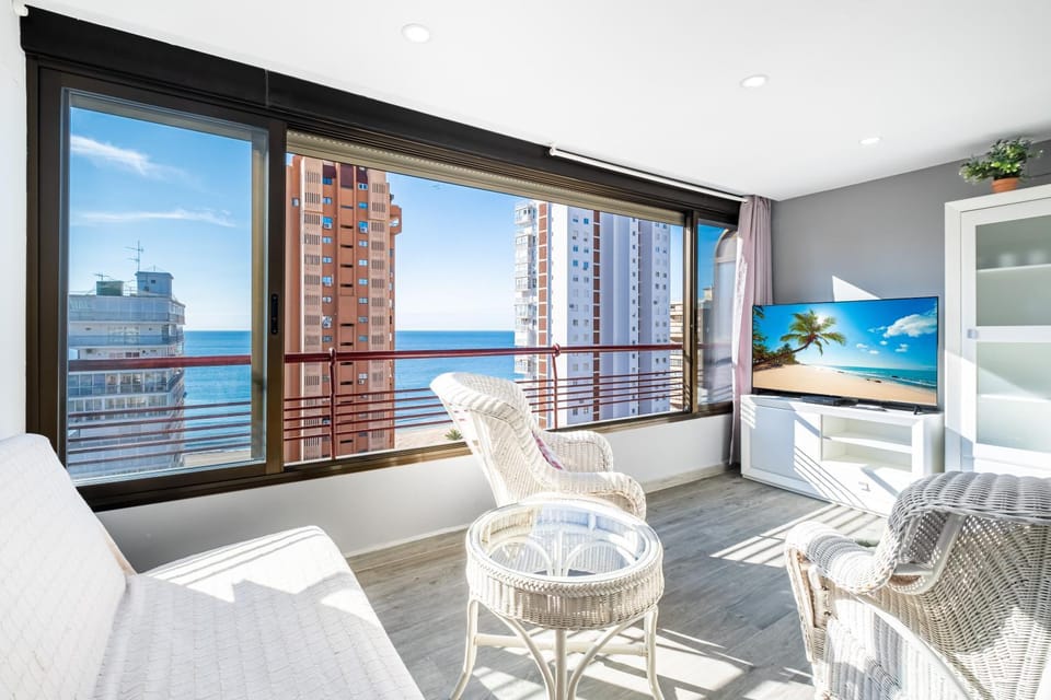 Day, Natural landscape, View (from property/room), Living room, City view, Sea view
