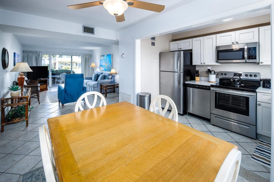 106A - 1BR/1 Bath at Seaspray Condos on Okaloosa Island, Fort Walton Beach, Fl House in Okaloosa Island
