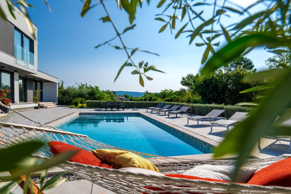 Pool view, Swimming pool, sunbed