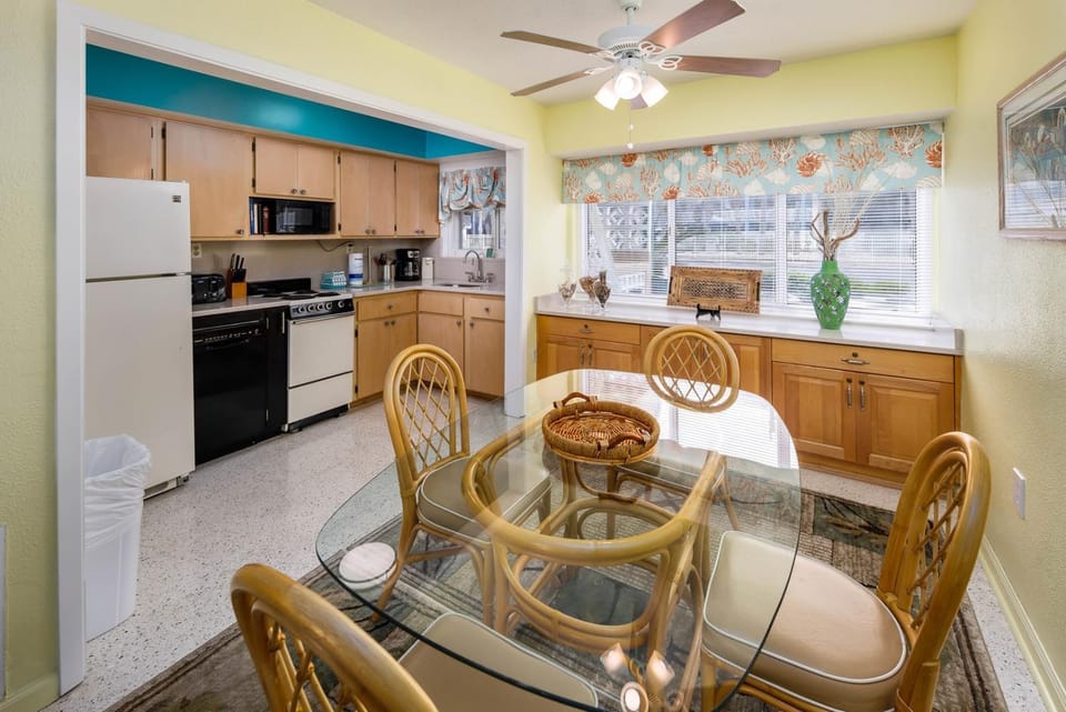 206A - 1BR/1 Bath at Seaspray Condos on Okaloosa Island, Fort Walton Beach, Fl House in Okaloosa Island