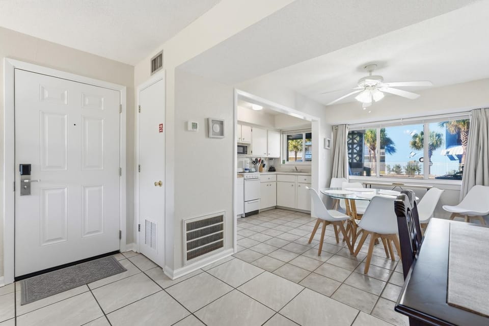 210A - 1BR/1 Bath at Seaspray Condos on Okaloosa Island, Fort Walton Beach, Fl House in Okaloosa Island