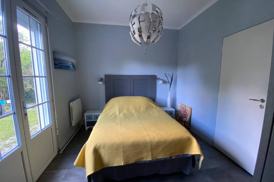 Maison Des Lauriers à Andernos with heated pool House in Andernos-les-Bains