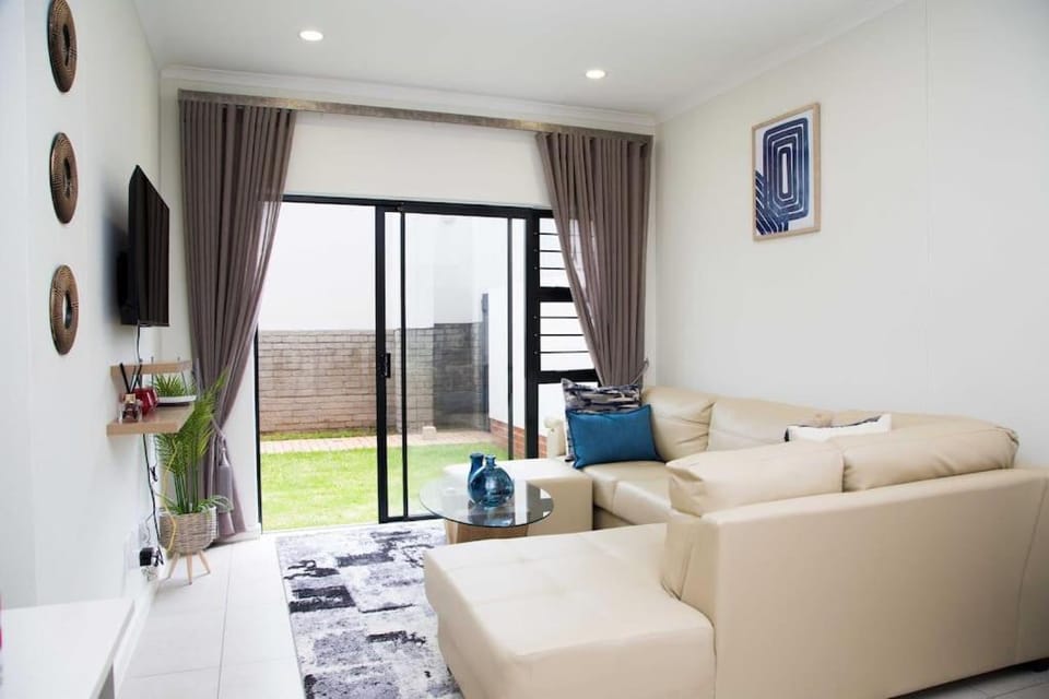 Secured and Fully equipped apartment- E Apartment in Gauteng