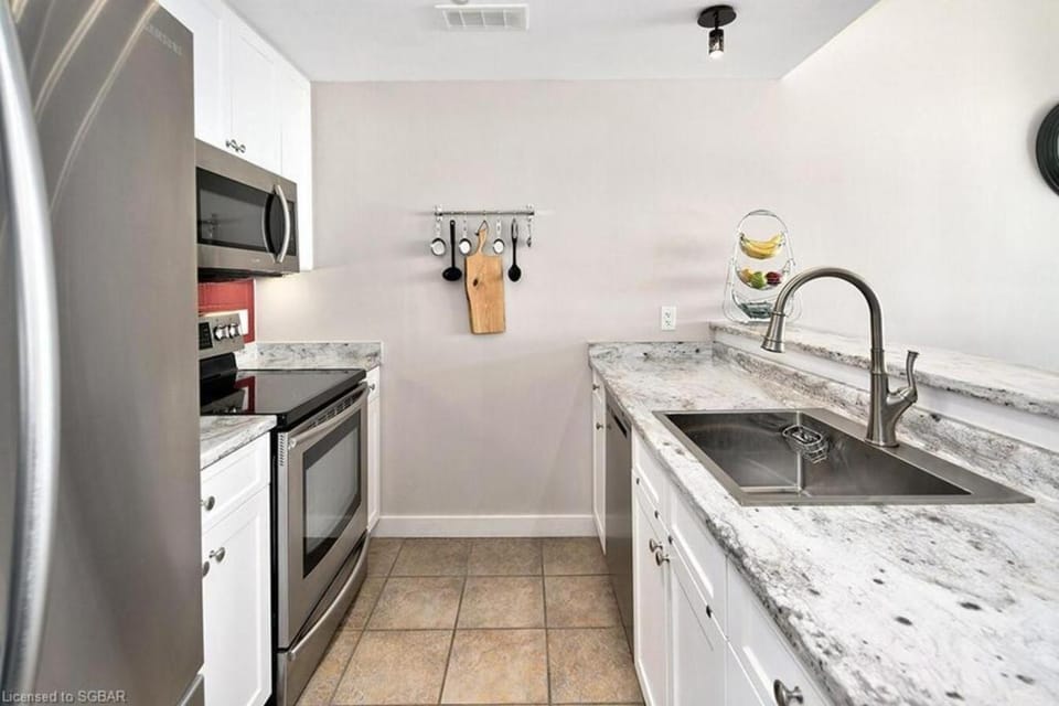 Kitchen or kitchenette, pet friendly, kitchen