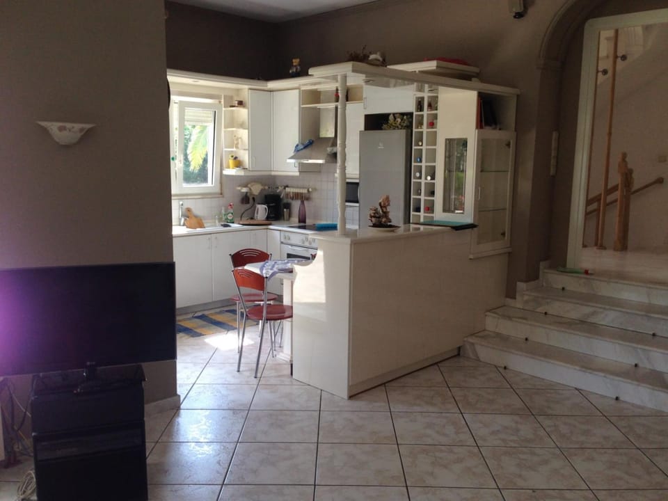 House with Garden Villa in Nea Peramos