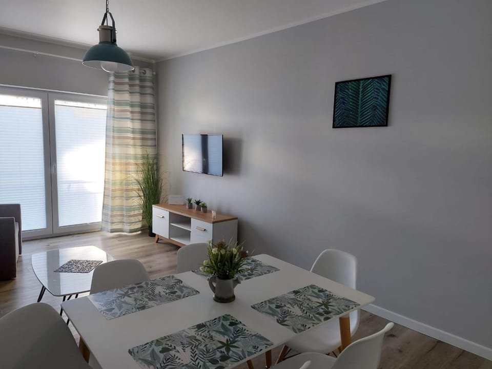 TV and multimedia, Living room, Dining area