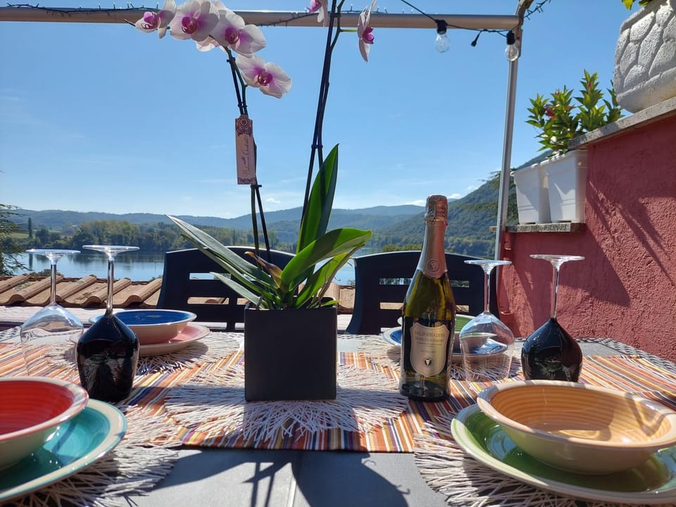 Balcony/Terrace, Lake view