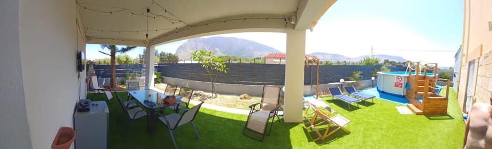 Patio, Communal lounge/ TV room, Natural landscape, Garden, Garden view, Pool view, Swimming pool