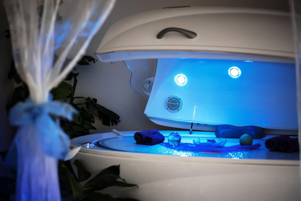 Massage, Sauna, Steam room, Spa and wellness centre/facilities