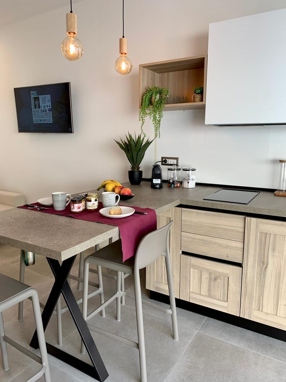 Kitchen or kitchenette