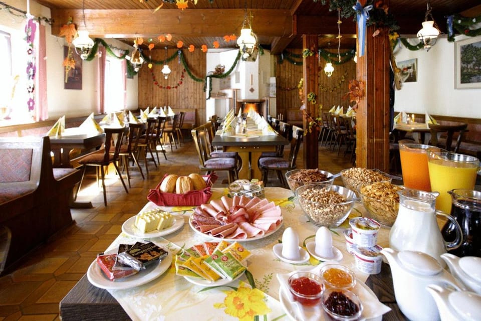 Restaurant/places to eat
